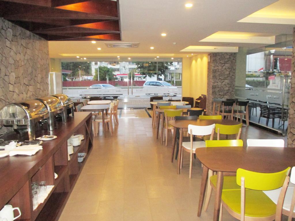 Hotel Nite And Day Batam Jodoh Square Exterior foto