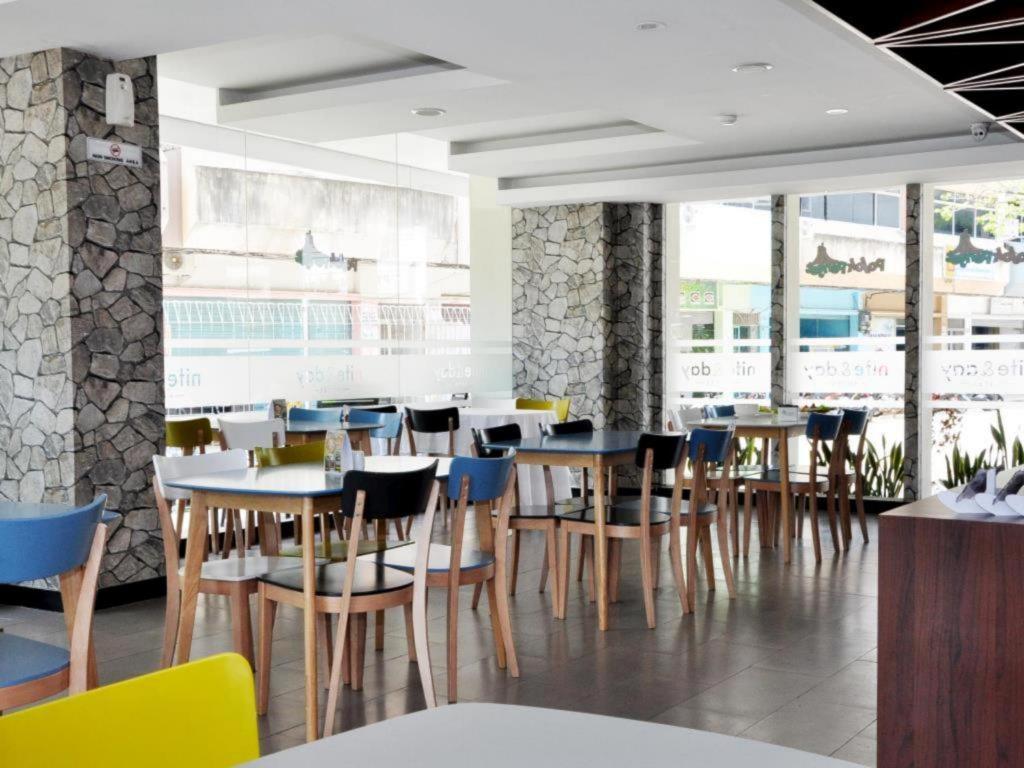 Hotel Nite And Day Batam Jodoh Square Exterior foto
