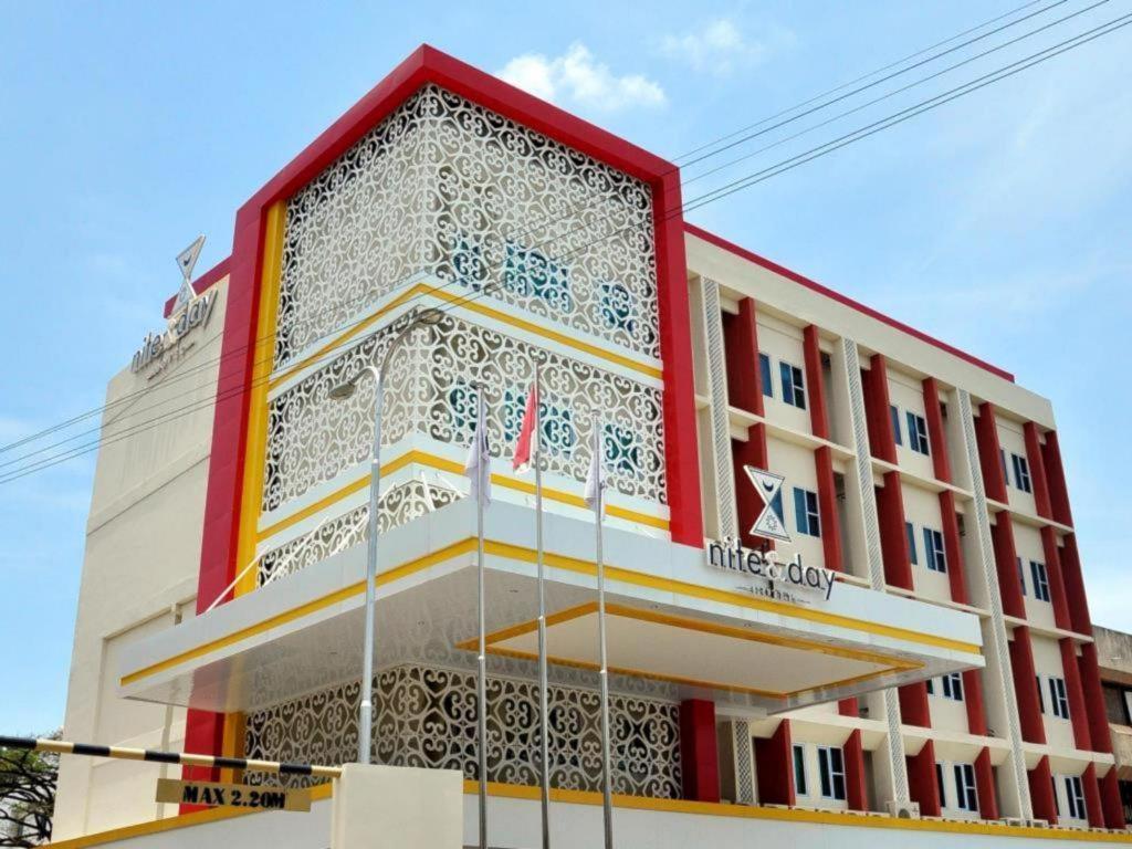 Hotel Nite And Day Batam Jodoh Square Exterior foto